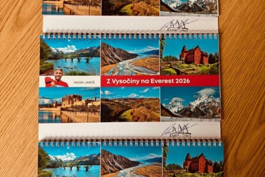 Soutěž o stolní kalendáře horolezce Radka Jaroše s podpisem